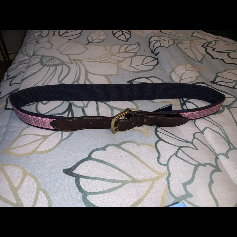 Vineyard vine belt size 34